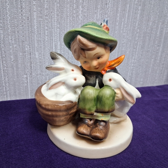 Figurine Boy With Rabbits Bunnies Napco Goebel Style PALS SH1C 4" - Picture 3 of 10